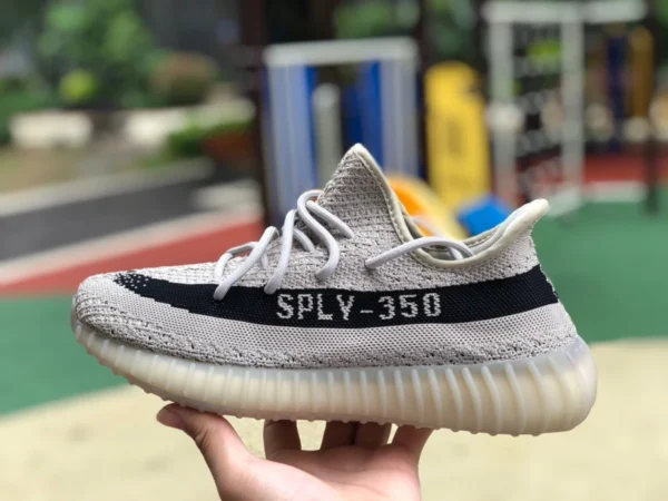 350v2 серо-черный Adidas Yeezy 350V2 серо-черный бежевый HP7870