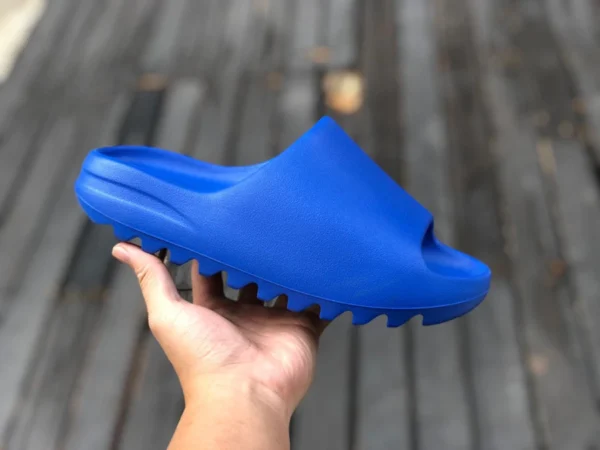 Кокосовые тапочки небесно-голубые pure original adidas Yeezy Slide "Azure" GAP blue ID413