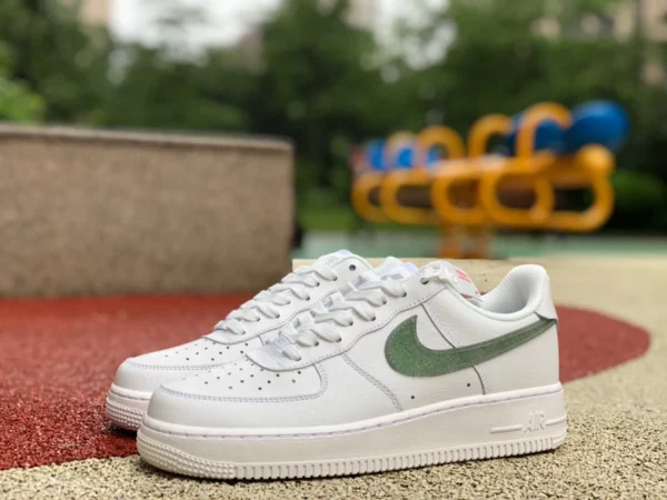 af1 белые зеленые яркие крючки низкие повседневные кроссовки Nike Air Force 1 Low 07 AF1 DH4407-101