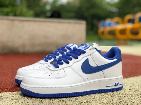 Бело-синие низкие мужские кроссовки Nike Air Force 1'07 AF1 Air Force One DH7561-104-102