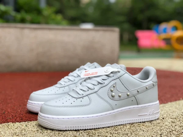 Повседневные кроссовки Nike Air Force 1 07 SE AF1 Silver Pearl Low DV3810-001