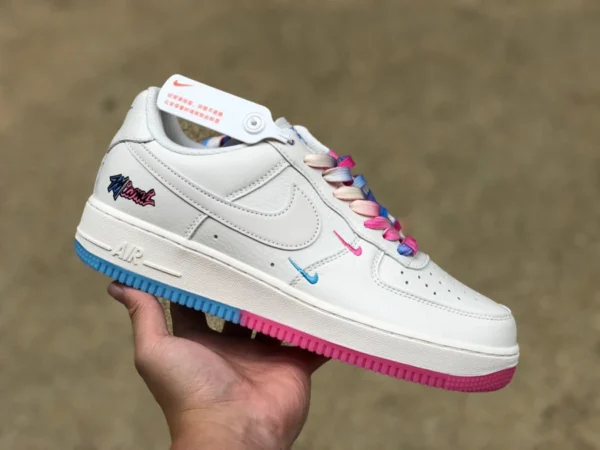 Низкие кроссовки Nike Air Force 1 Low '07 su19 с бело-сине-розовой строчкой AF1 ku0902-112