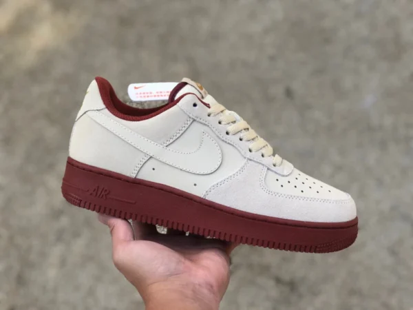 af1 кремово-красные замшевые низкие кроссовки Nike Air Force 1 07 Air Force One aa1391-111