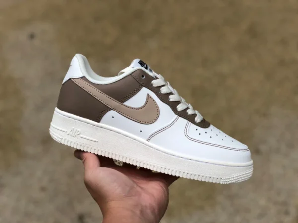 Низкие кроссовки Nike Air Force 1 07 Air Force One кремового цвета мокко af1 DT0226-303