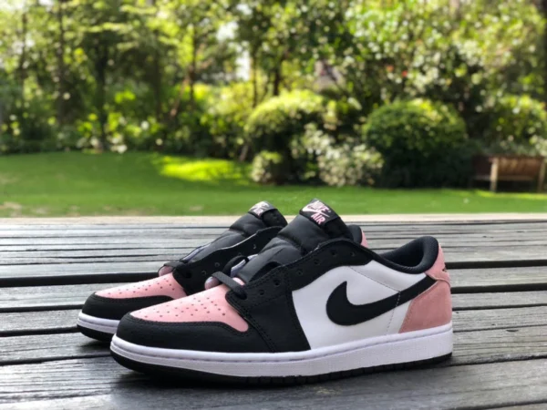 aj1 черно-бело-розовые низкие баскетбольные кроссовки Air Jordan 1 AJ1 Bleached Coral черно-розовые низкие баскетбольные кроссовки CZ0790-061