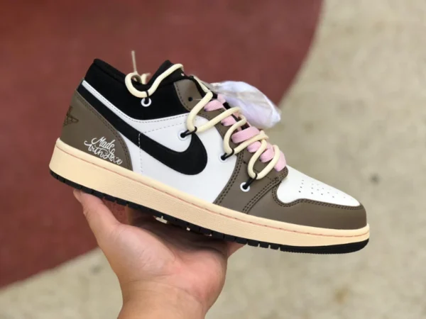 AJ1 с ремешком белого мокко-порошка Low Air Jordan 1 Low AJ1 белые мокко-пудры низкие спортивные баскетбольные кроссовки в стиле ретро 553558-062