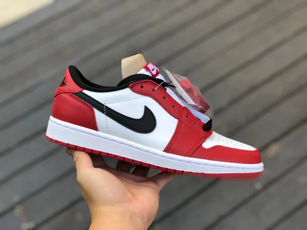 AJ1 Чикаго low Air Jordan 1 Chicago Low 705329-600