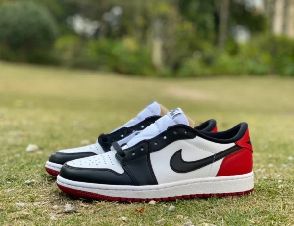 aj1 черный носок с низким верхом Air Jordan 1 «Black Toe» Joe 1 черный носок с низким верхом черная голова 555088-125