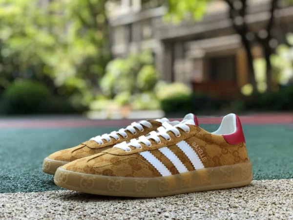 Совместный бренд Gucci Adidas бело-коричневый Gucci x Adidas Совместный бренд Gucci Adidas Originals Gazelle низкие кеды из серии Antelope "Esquisite Gucci"