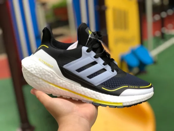 UB7.0 черно-белые трикотажные дышащие мужские спортивные кроссовки adidas Ultraboost 21 на мягкой подошве S23893