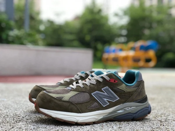 NB990v3 серо-кофейные кроссовки New Balance x Bodega 990V3 серо-кофейные M990BD3