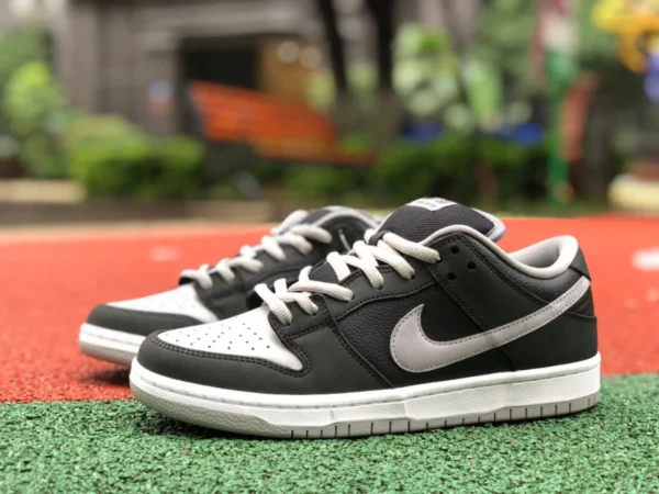 Самая экономичная версия кроссовок Dunkshadow Nike Dunk SB low J-Pack Shadow черно-серых теней BQ6817-007