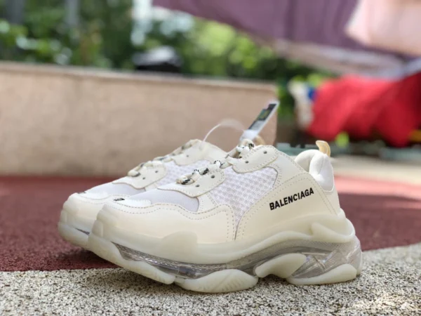 Balenciaga кремовые туфли на воздушной подушке Balenciaga Triple S для папы Balenciaga