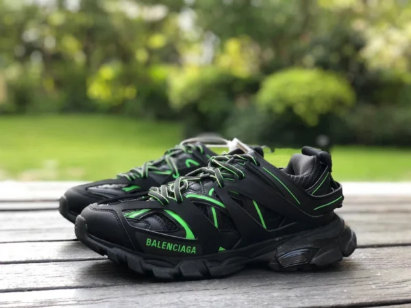 Balenciaga 3.0 черно-зеленые туфли для папы Balenciaga Triple S Balenciaga