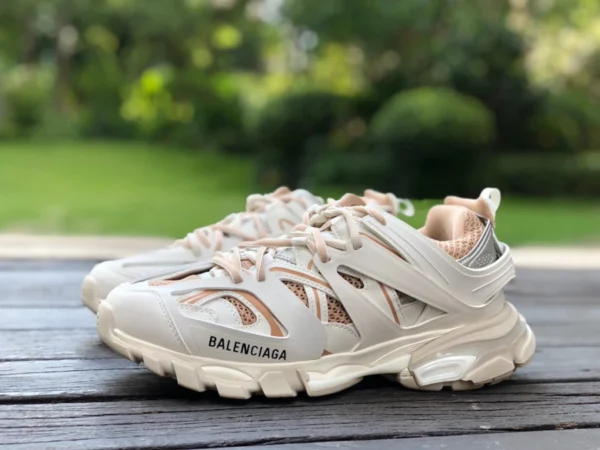 Balenciaga 3.0 белое розовое золото Balenciaga Triple S туфли для папы Balenciaga