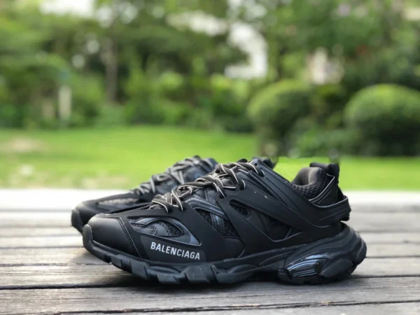 Balenciaga 3.0 черные туфли для папы Balenciaga Triple S Balenciaga