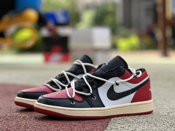 aj1 с низкими ремешками и красным носком Air Jordan 1 Low "Chicago" в стиле деконструированного бело-зеленого цвета с ремешками, черно-белые 553558-612