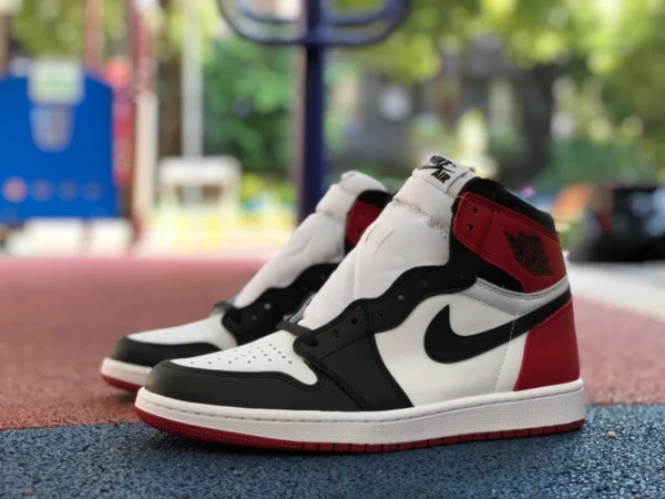 Оригинальные кроссовки Air Jordan 1 OG Black Toe с черным носком aj1, черный носок 555088-575441-125