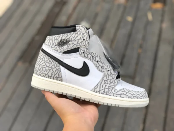 aj1 высокие кроссовки Air Jordan 1 High OG "White Cement" "Elephant Print" aj1, белый цемент с кракле