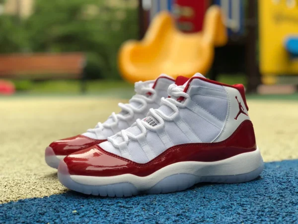 aj11 вишнёво-красные высокие женские модели актуальные фотографии Air Jordan 11 «Cherry» AJ11 вишнево-красный белый красный 378038-116