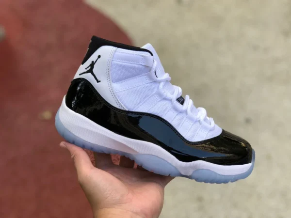 Реальные фотографии женской модели aj11 Kangkou Air Jordan 11 AJ11 Kangkou черно-белая пара 378038-378037-100