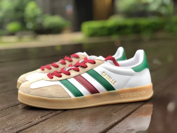 Совместный бренд Gucci Adidas бело-коричневый Gucci x Adidas Совместный бренд Gucci Adidas Originals Gazelle низкие кеды из серии Antelope "Esquisite Gucci"