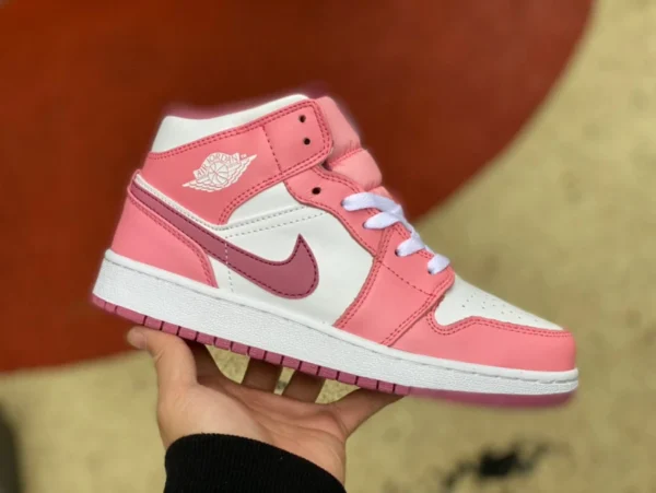 aj1mid розово-белые женские повседневные баскетбольные кроссовки Air Jordan 1 Mid GS AJ1 розово-белого цвета DQ8423-616