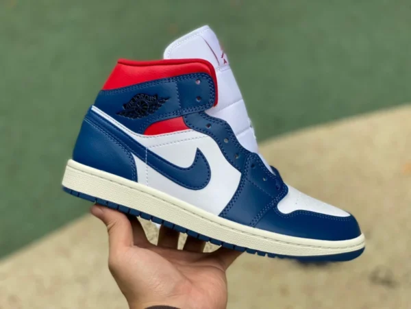 aj1mid белые, синие, красные, оригинальные баскетбольные кроссовки Air Jordan 1 Mid AJ1French Blue со средней посадкой BQ6472-146