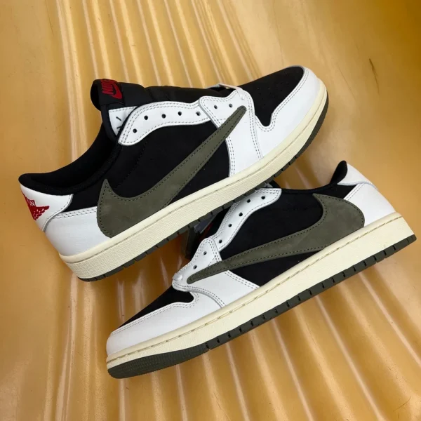 aj1 barb low top оливково-зеленый канал оригинальное мастерство Travis Scott x Jordan Air Jordan 1 Low "Medium Olive Joint модель износостойкая противоскользящая черно-зеленая оливковая колючка 5.0 DZ4137-106