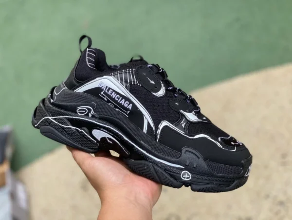 Balenciaga черные граффити Balenciaga Balenciaga Triple S на шнуровке модные низкие туфли для папы мужские черные двумерные 536737W3SRB1090