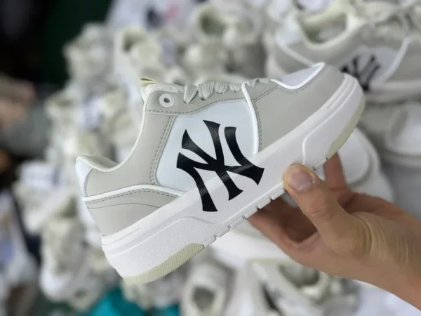 MLB кремово-белые NY MLB Chunky Liner New York Yankees легкие повседневные кроссовки на толстой подошве 3ASXCLB3N50SIS