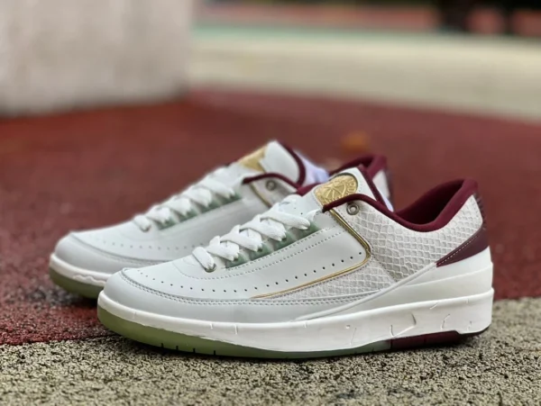 aj2 бело-красные баскетбольные кроссовки в стиле ретро с низким верхом Air Jordan 2 Low AJ2 Year of the Dragon бело-красные FJ3468-100